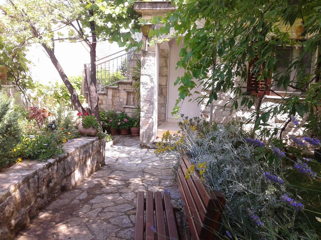 Apartments Marina Supetar Exterior photo