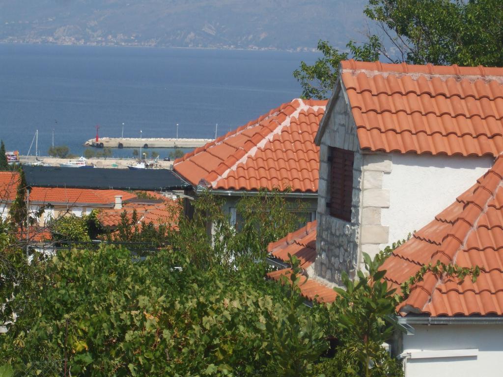 Apartments Marina Supetar Exterior photo