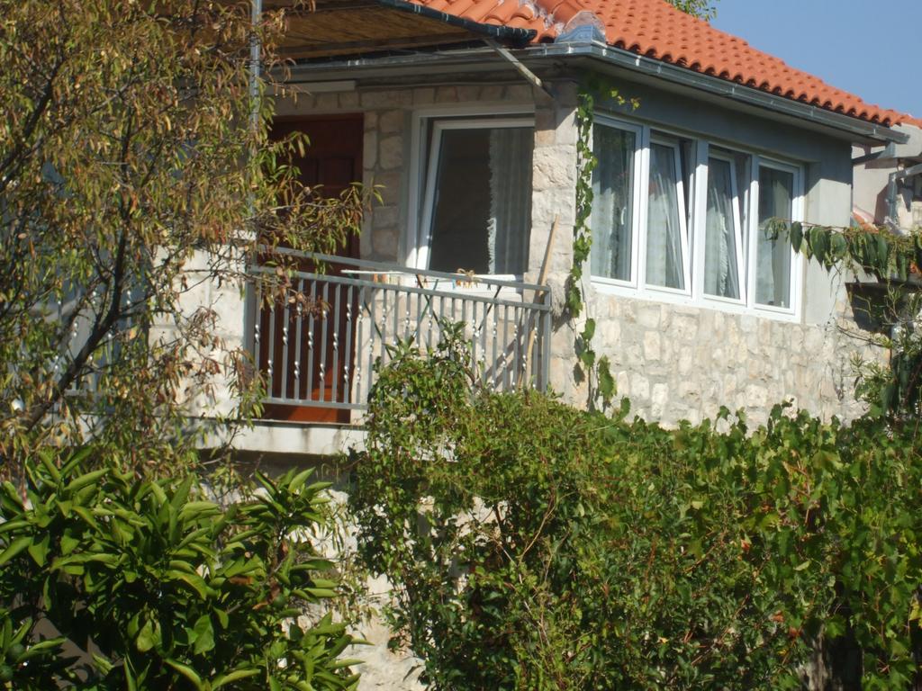Apartments Marina Supetar Exterior photo
