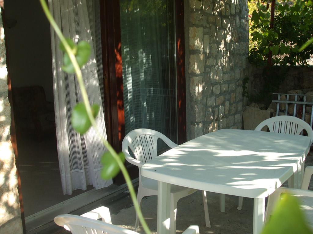 Apartments Marina Supetar Exterior photo