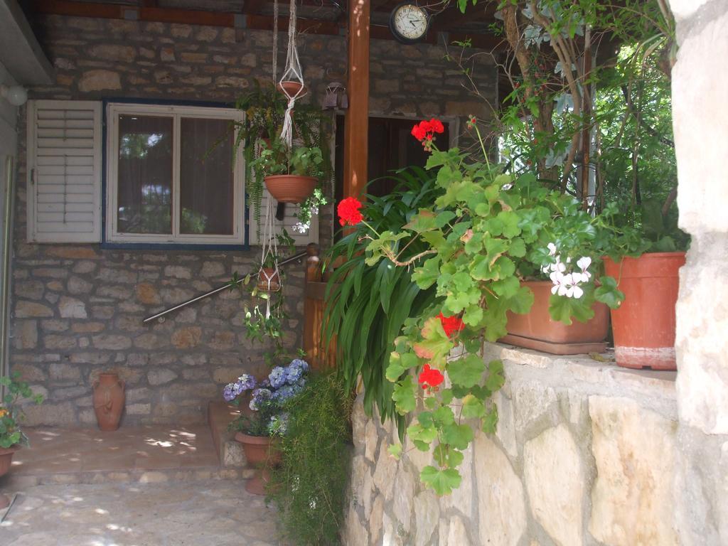 Apartments Marina Supetar Exterior photo